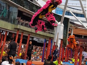 Barongsai Melompat