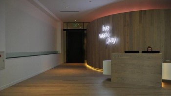 Live Work Play demikian tulisan yang merupakan visi dari kantor ini. (Foto: Filmateria Digital LLC)