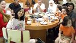 Ini 10 Pose Makan Keluarga Wakil Walikota Palu, Sigit Purnomo Alias Pasha Ungu