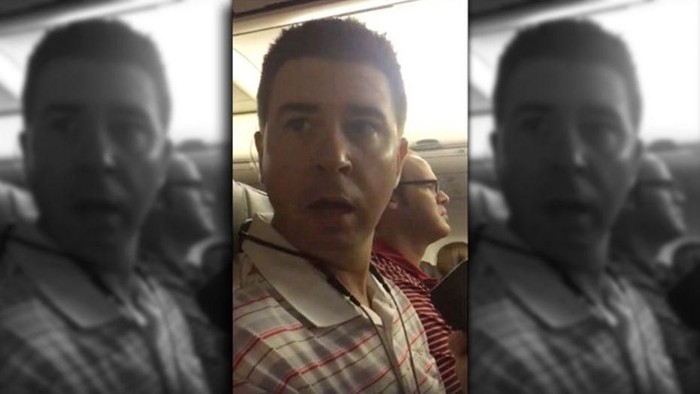 Kejutan Romantis Berupa Selundupkan Bayi di Pesawat