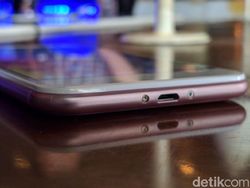 Menjajal Ponsel Selfie Lokal Rp 900 Ribu