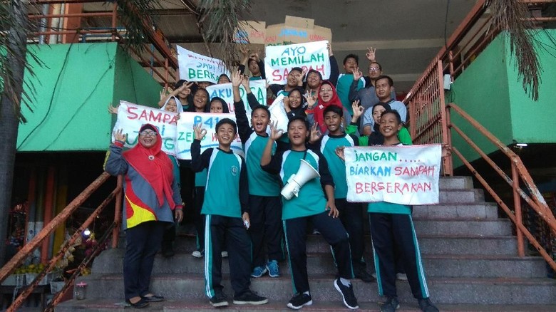 Ini Cara Pelajar di Surabaya Mengkampayekan Jaga Lingkungan Ini Cara Pelajar di Surabaya Mengkampayekan Jaga Lingkungan