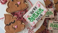 So sweet! Cookies bentuk pasangan poop yang lagi jatuh cinta ini gemesin banget. Foto: Instagram @sweetjoykitchen