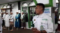 Kegiatan tablig akbar penyambutan Habib Rizieq ini diisi dengan selawat, tausiah, dan doa. Foto ini diambil pukul 20.40 WIB.