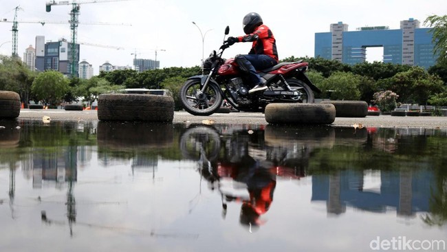 Jajal Singkat Honda CB150 Verza
