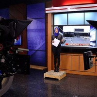 Wanita yang berhijab dari kecil ini pernah diragukan oleh profesor yang mengajar di kampusnya. Profesor tersebut pernah mengatakan bahwa Tahera Rahman akan sulit menjadi reporter dengan hijab yang dikenakannya. Foto: Quad City Times