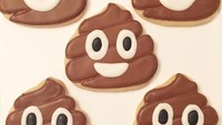 Duh, cookies yang satu ini mirip banget dengan emoji poop. Bentuknya ceria dan menggemaskan! Foto: Instagram @treatsbytosh  