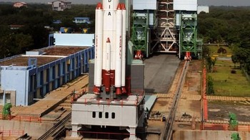 6. Indian Space Research Organisation (ISRO) berhasil menjadi yang pertama mampu mengirim roket peneliti ke orbit Mars dengan sukses hanya dalam satu kali percobaan lewat Mangalyaan, atau Mars Orbiter Mission. (Foto: Internet)