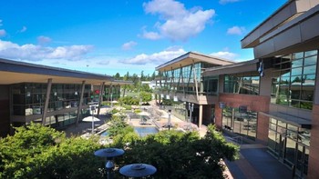 Pada akhir tahun 2017, lewat cuitannya di Twitter Microsoft berencana bakal memperluas areanya dan akan menambah lagi 18 gedung baru yang akan rampung dalam waktu 5-7 tahun ke depan. (Foto: Filmateria Digital LLC)