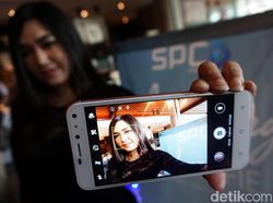 Menjajal Ponsel Selfie Lokal Rp 900 Ribu