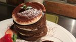 Kafe Mungil Ini Punya Pancake Jepang yang Mulus Lembut dan Gurih