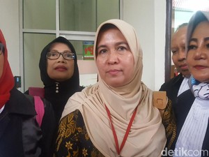 Bacakan Pleidoi, Asma Dewi Merasa Dizalimi