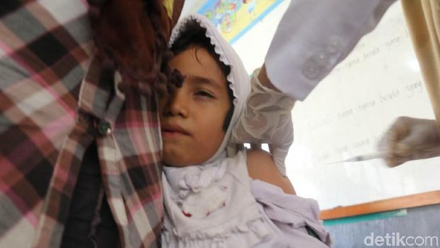 Satu Siswa Positif Difteri, Murid MIN di Banda Aceh Divaksin