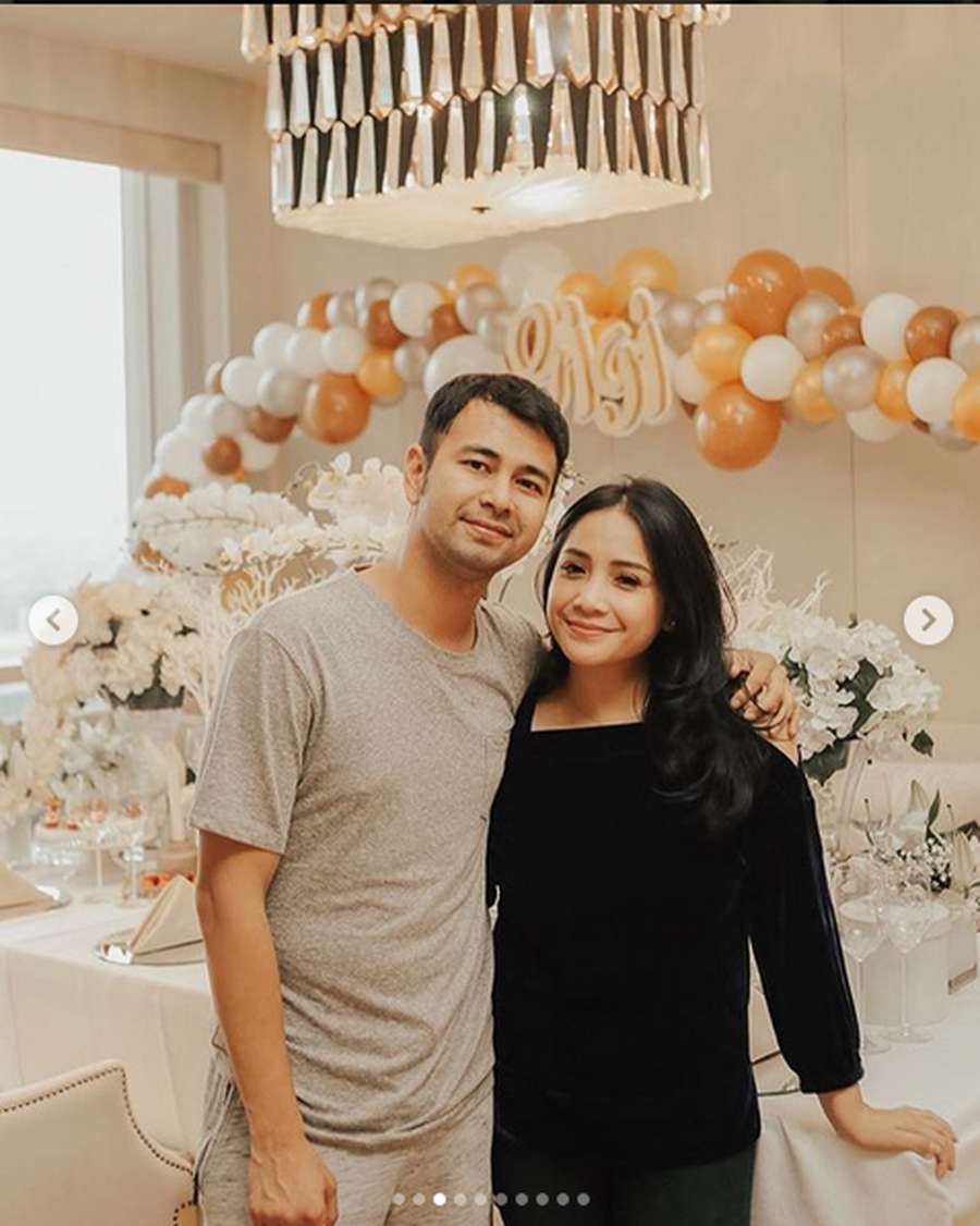 Kemesraan Cinta Laura dan Pacar Barunya, Kejutan Ultah 