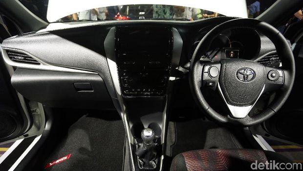 Toyota meluncurkan Yaris yang lebih canggih di Grand Ballroom, Kempinsky, Jakarta, Selasa, (20/2/2018). Mobil dijual mulai Rp 235 juta sampai Rp 275,9 juta. Yaris memiliki 3 tipe yakni E, G dan TRD Sportivo masing-masing dengan transmisi manual dan otomatis.