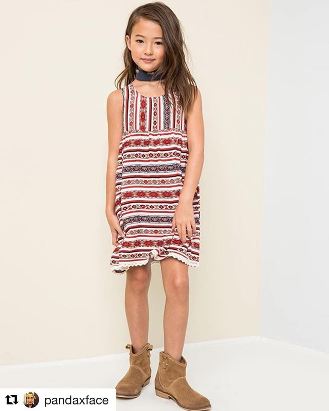 Di usianya yang masih sembilan tahun, Ella sudah menjadi model bagi banyak merek pakaian internasional yang populer, termasuk Zara Kids, Abercrombie & Fitch, Levi, dan Lacoste. Foto: Instagram