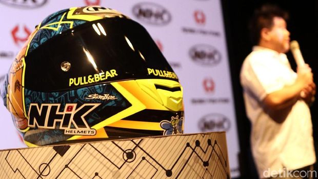 Pakai Helm Indonesia, Ini Kata Pebalap MotoGP