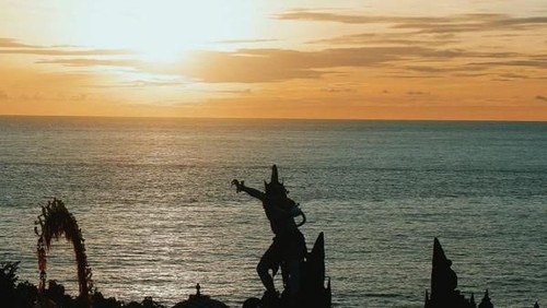 Sunset di Pantai Pura Uluwatu