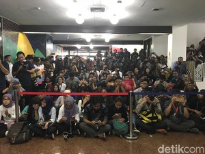 Jepret! Saat Anies Diam-diam Memotret Wartawan