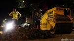 Pasukan Kuning Perbaiki Jalan Wahid Hasyim
