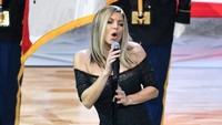 Dikenal sebagai mantan personil grup HipHop Black Eyed Peas, Fergue pernah ditolak masuk maskapai Virgin atlantic tahun 2007 silam. Alasannya karena terlalu mabuk.. (Getty Images) 