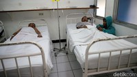 4 Orang saat ini masih dirawat di Unit Gawat Darurat RS UKI, Jakarta, Selasa (20/2/2018).