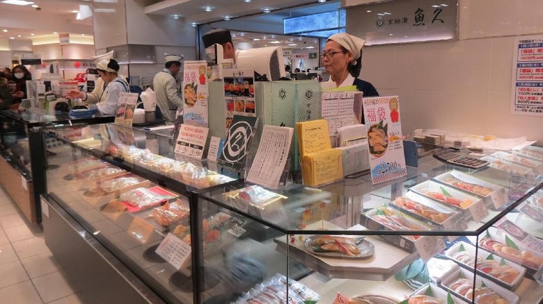 Suasana Depachika, tempat jualan makanan murah di Jepang (Fitraya/detikTravel) Suasana Depachika, tempat jualan makanan murah di Jepang (Fitraya/detikTravel)