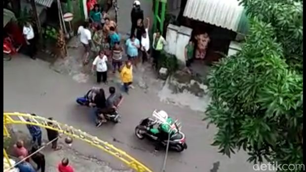 Beredar Video Tersangka Narkoba Lari Setelah Ditangkap Polisi Solo