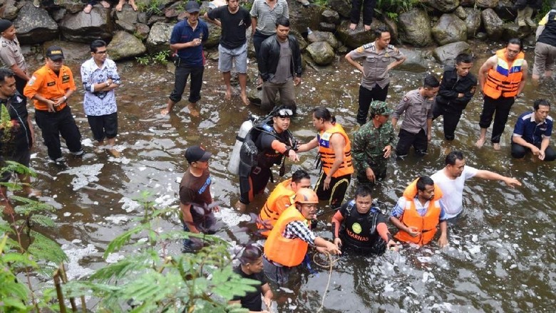 Lompat dari Air Terjun untuk Buat Film, Siswa SMP Pagar Alam Hilang Lompat dari Air Terjun untuk Buat Film, Siswa SMP Pagar Alam Hilang