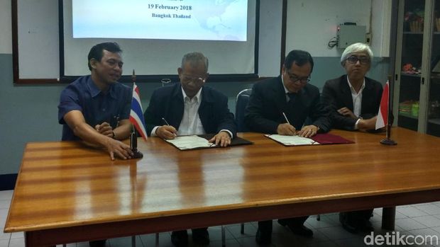 Penandatanganan MoU UII dengan Santichon Islamic School.