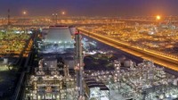 Proyek kota industri ini ada di Jubail II Saudi Arabia, proyek ini memulai sudah memasuki fase kedua di tahun 2014 dengan perluasan sebanyak US$ 11 miliar dolar atau setara Rp 140 triliun. Proyek ini akan selesai pada 2024 yang akan terdiri dari 100 pabrik industri, pabrik desalinasi seluas 800.000 meter kubik, kereta api, jalan raya dan sebuah kilang minyak menghasilkan sekitar 350.000 barel per hari. Thebalance.com/Istimewa.