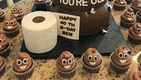Duh, kue ulang tahunnya anti mainstream. Ada kue jumbo poop lengkap dengan cupcake bentuk poop. Cupcakenya jadi seperti anak-anak si jumbo poop. Foto: Instagram @sassycakes.az  
