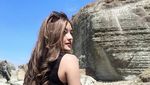 Pose Selebgram Yogya Mirip Barbie Saat di Pantai