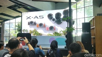 Untuk harganya sendiri, Fujifilm percaya diri dengan membanderol kamera ini seharga Rp 8.999.000. Kawakubo pun mengatakan jika harga tersebut akan sepadan dengan kualitas gambar yang dihasilkan. Foto: Muhammad Alif Goenawan/detikINET