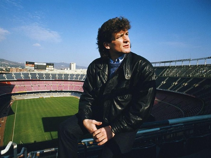 BARCELONA, SPAIN - AUGUST 08:  New Barcelona signing Mark Hughes pictured at the Nou Camp stadium in 1986 in Barcelona, Spain.  (Photo by Simon Bruty/Allsport/Getty Images)