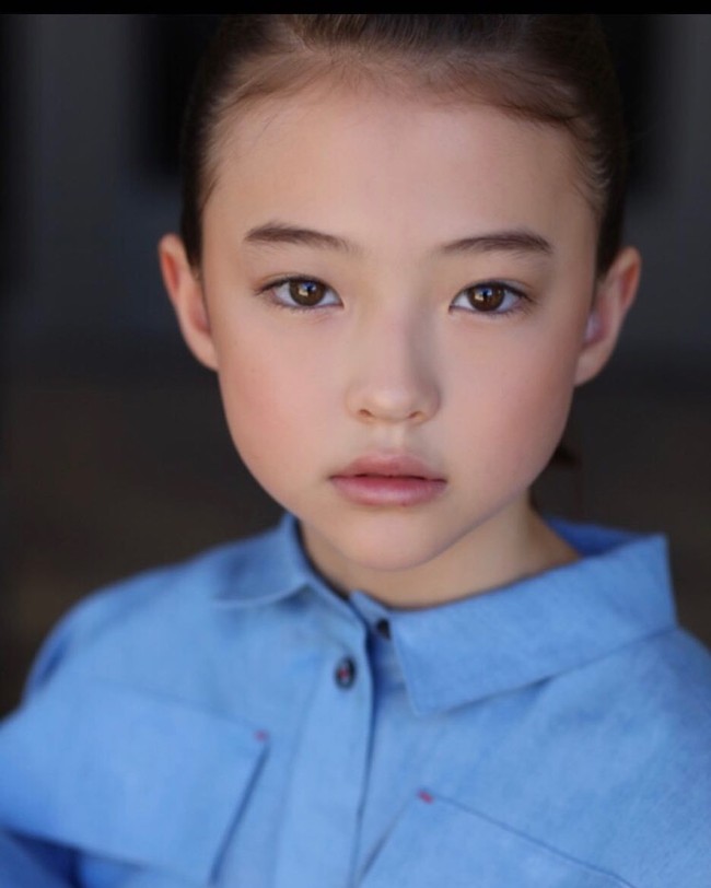 Selain pandai berpose di depan kamera, Ella juga mencuri perhatian karena memiliki banyak talenta. Diantaranya adalah bermain gitar, ballet, dan menari modern. Foto: Instagram