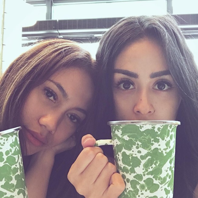 Gaya Makan Ayu Ting Ting hingga Kue Bentuk Poop yang Menggemaskan