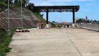 Proyek jalan tol ini Cijago dibagi menjadi 3 seksi yaitu seksi I dari Jagorawi ke Raya Bogor, seksi II dari Raya Bogor ke Kukusan, dan seksi 3 dari Kukusan ke Cinere dengan panjang total 14,64 km.