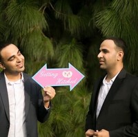 Bersama dengan Nikhil, Bhumika pun membuat konsep dan melakukan sesi foto itu selama dua jam. Selama foto, pemotretan unik itu pun mendapat dari perhatian dari orang sekitar, terutama para orang tua. Foto: Facebook Bhumika Bhatia