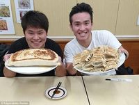 Wah! Siapa Berani Coba Makan Gyoza Seberat 2.5 Kg?