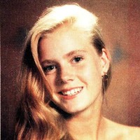 Wajah Amy Adams tak terlalu banyak berubah setelah 25 Tahun. Ini foto kelulusannya pada 1992, saat berusia 18 tahun. Foto: InStyle