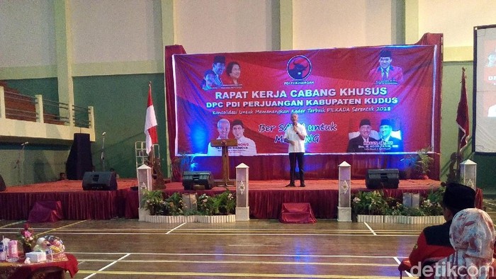 Hadiri Rakercabsus PDIP di Kudus, Ganjar Bertemu Yasin Lainnya