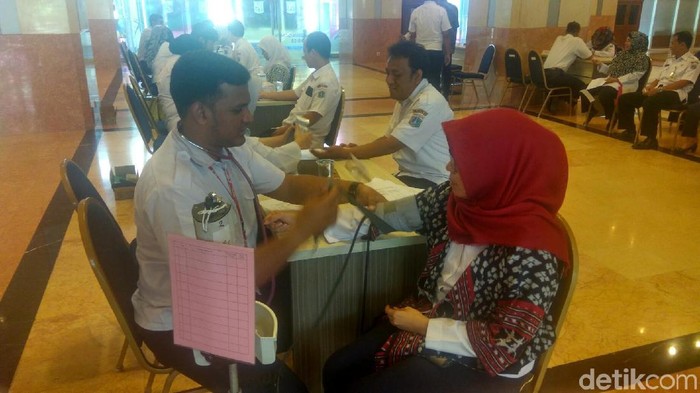 Saat PNS Pemprov DKI Ramai-ramai Cek Kadar Kolesterol dan Gula Darah