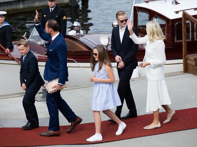 Sang putra pindah ke Amerika untuk bersekolah dan tidak ingin lagi disangkut pautkan dengan kerajaan. Karena memang Marius tidak memiliki darah kerajaan. Foto: Getty Images