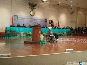Putu Wijaya Dianugerahi Gelar Doktor HC oleh ISI Yogyakarta