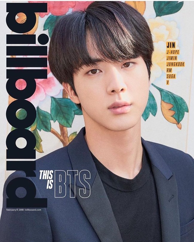 Jin BTS menempati urutan keenam sebagai pemilik fitur wajah yang paling diminati. Pemilik nama asli Kim Seokjin ini bahkan disandingkan dengan dewa Yunani, Zeus dan dijuluki ‘Golden Ratio’. Foto: Instagram