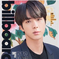Jin BTS menempati urutan keenam sebagai pemilik fitur wajah yang paling diminati. Pemilik nama asli Kim Seokjin ini bahkan disandingkan dengan dewa Yunani, Zeus dan dijuluki ‘Golden Ratio’. Foto: Instagram