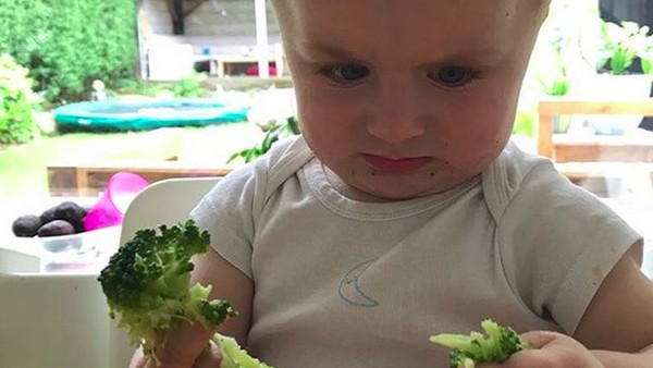 Lucu Banget! Ekspresi Anak-anak Saat Makan Sayur