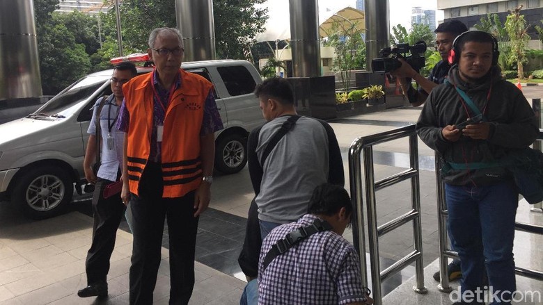 dr Bimanesh Kembali Diperiksa KPK Terkait Hilangnya Novanto dr Bimanesh Kembali Diperiksa KPK Terkait Hilangnya Novanto