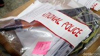 Atas perbuatannya, 18 tersangka tersebut diduga telah melakukan tindak pidana ujaran kebencian, SARA dan penghinaan serta pencemaran nama baik sebagaimana diatur dalam UU ITE Nomor 11 Tahun 2008 dengan ancaman penjara 3 Tahun.